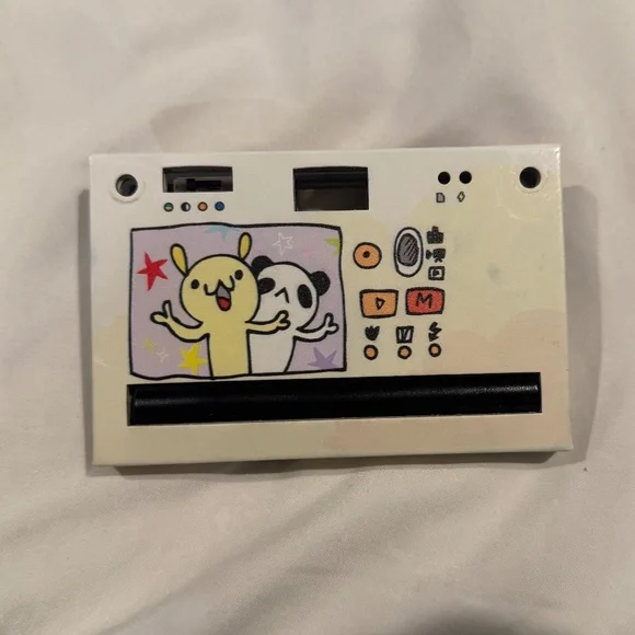 Paper Shoot Red Hand Drawn Camera - Picture 3 of 3